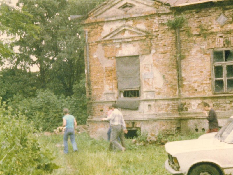 boo-kuchary-poczatki-pierwsza-wizyta-lamy-w-kucharach